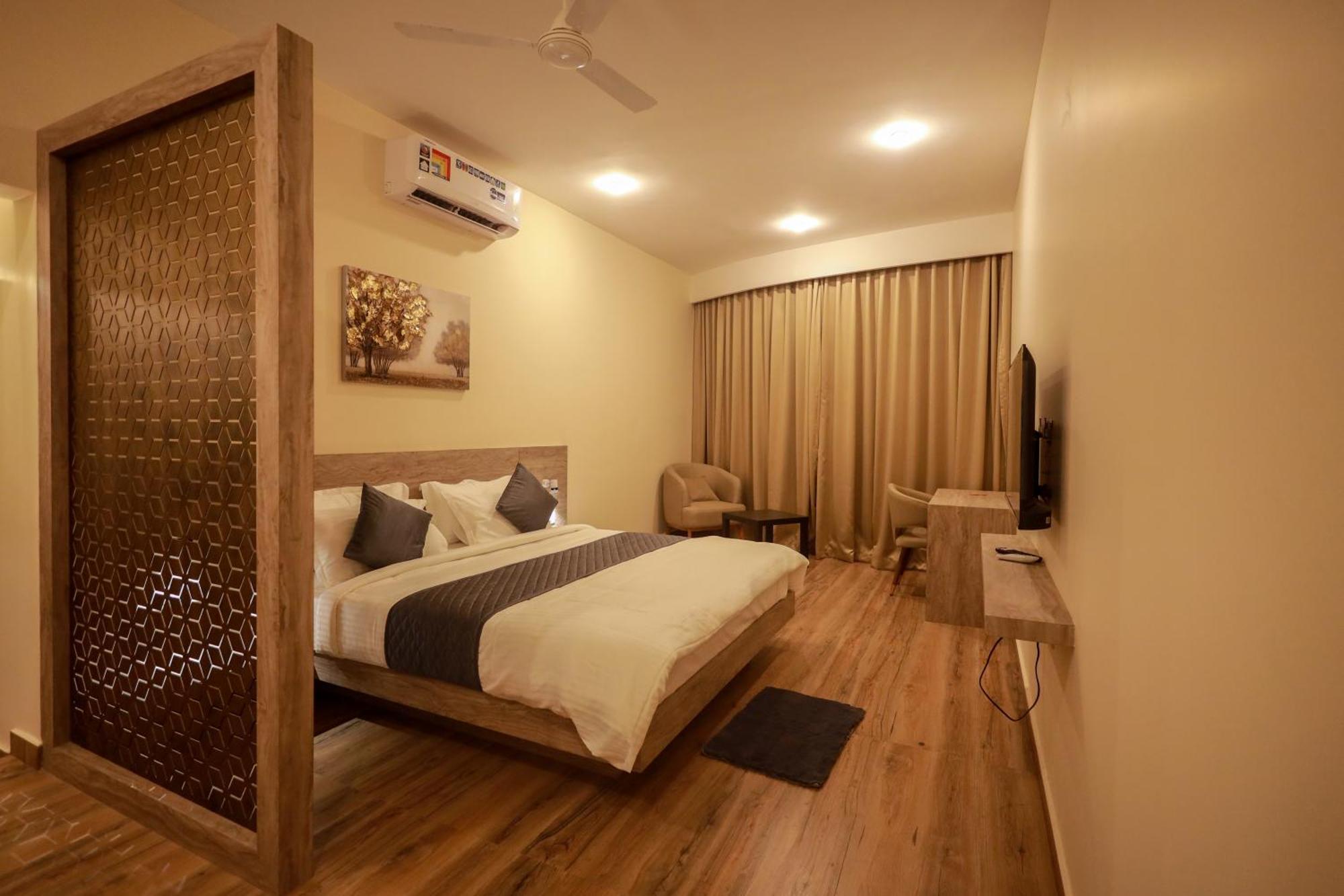 Serene Aqua Hills Kozhikode Hotel Mennanyam Ngoại thất bức ảnh