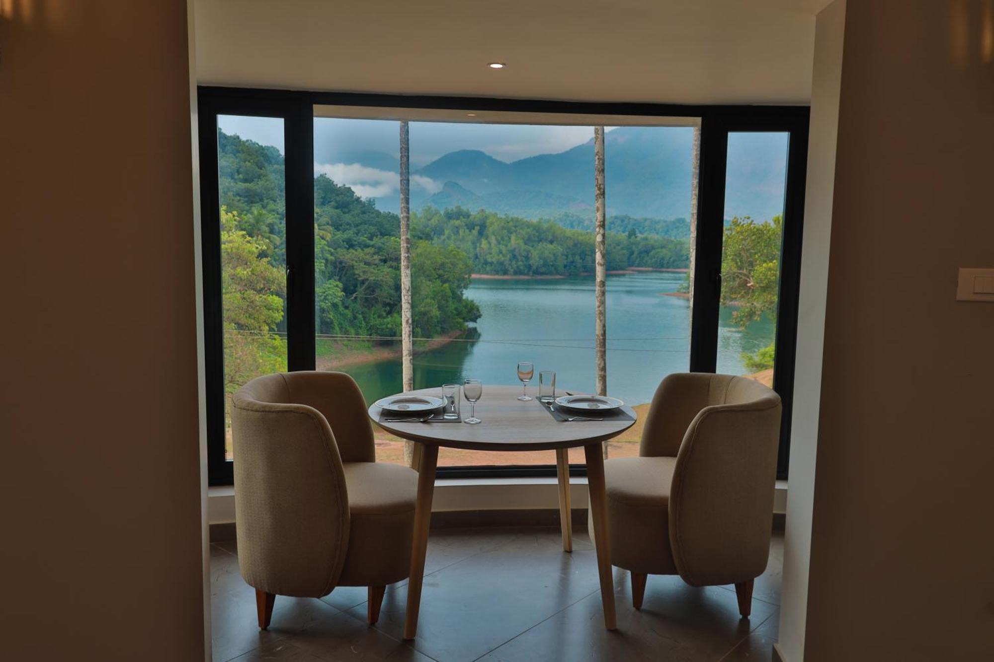 Serene Aqua Hills Kozhikode Hotel Mennanyam Ngoại thất bức ảnh